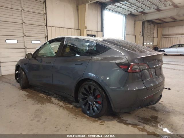 Photo 2 VIN: 7SAYGDEE5PF607679 - TESLA MODEL Y 