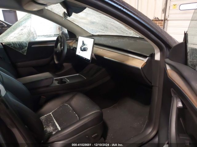 Photo 4 VIN: 7SAYGDEE5PF607679 - TESLA MODEL Y 