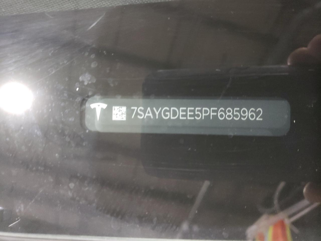 Photo 12 VIN: 7SAYGDEE5PF685962 - TESLA MODEL Y 