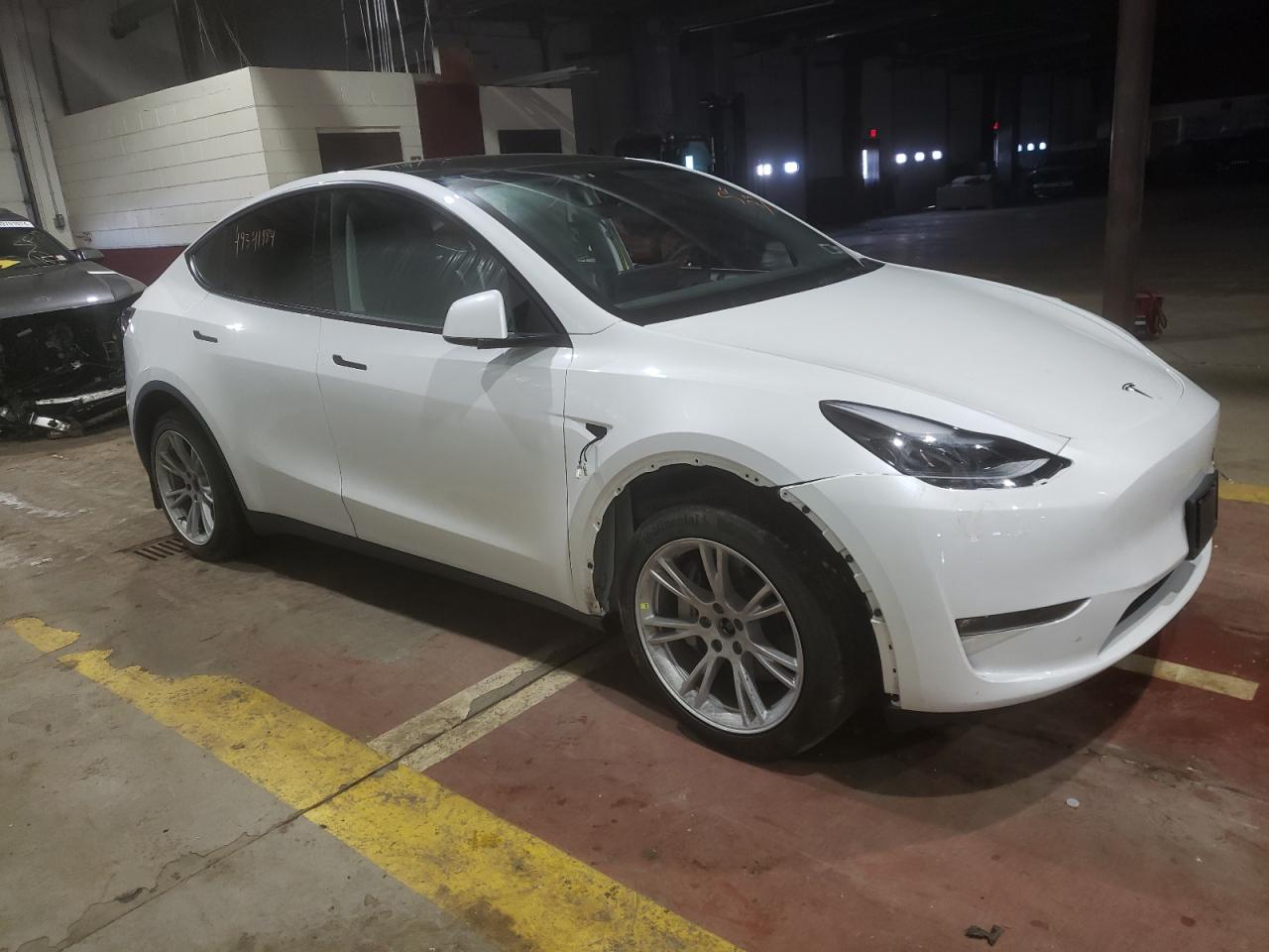 Photo 3 VIN: 7SAYGDEE5PF685962 - TESLA MODEL Y 