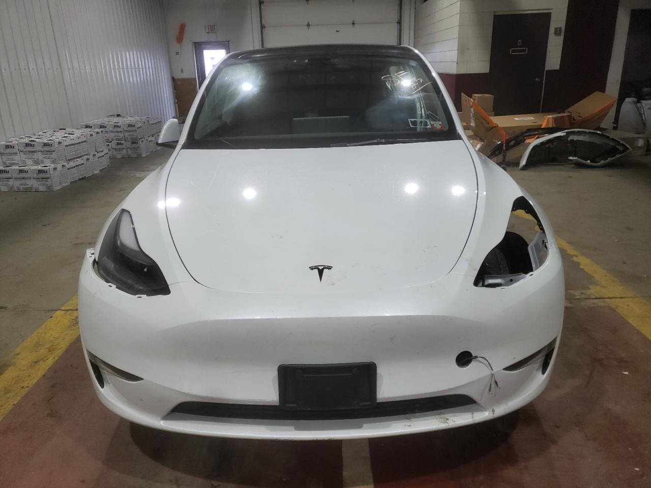 Photo 4 VIN: 7SAYGDEE5PF685962 - TESLA MODEL Y 