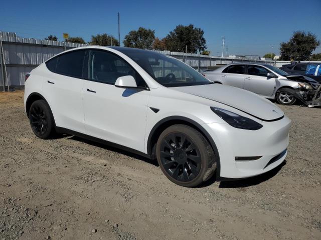 Photo 3 VIN: 7SAYGDEE5PF748736 - TESLA MODEL Y 