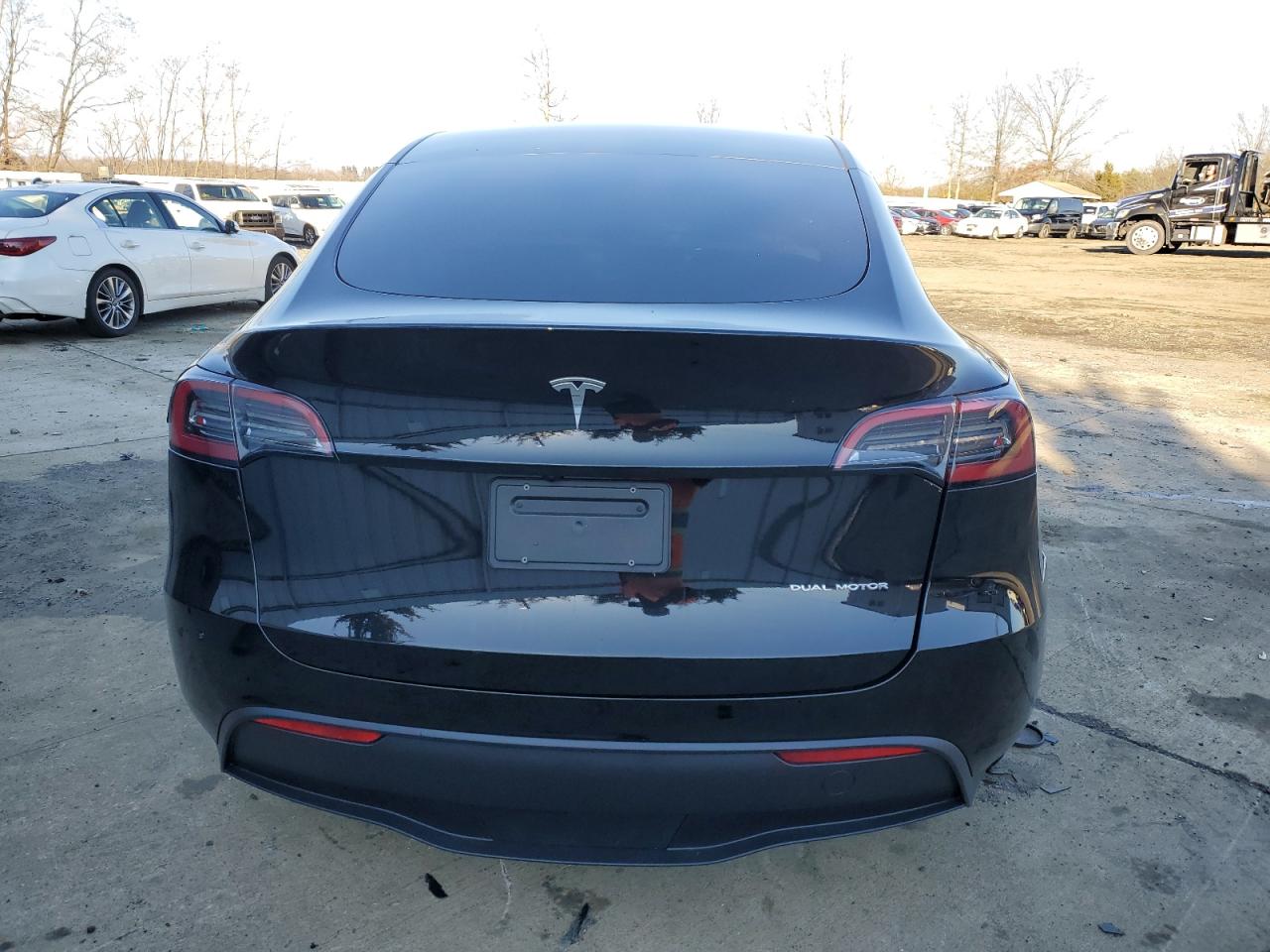 Photo 5 VIN: 7SAYGDEE5PF874837 - TESLA MODEL Y 