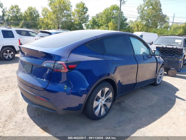 Photo 3 VIN: 7SAYGDEE5PF879701 - TESLA MODEL Y 