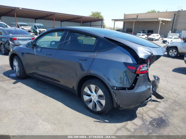 Photo 2 VIN: 7SAYGDEE5PF900899 - TESLA MODEL Y 