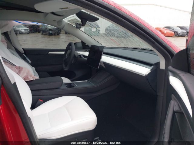 Photo 4 VIN: 7SAYGDEE5PF921221 - TESLA MODEL Y 