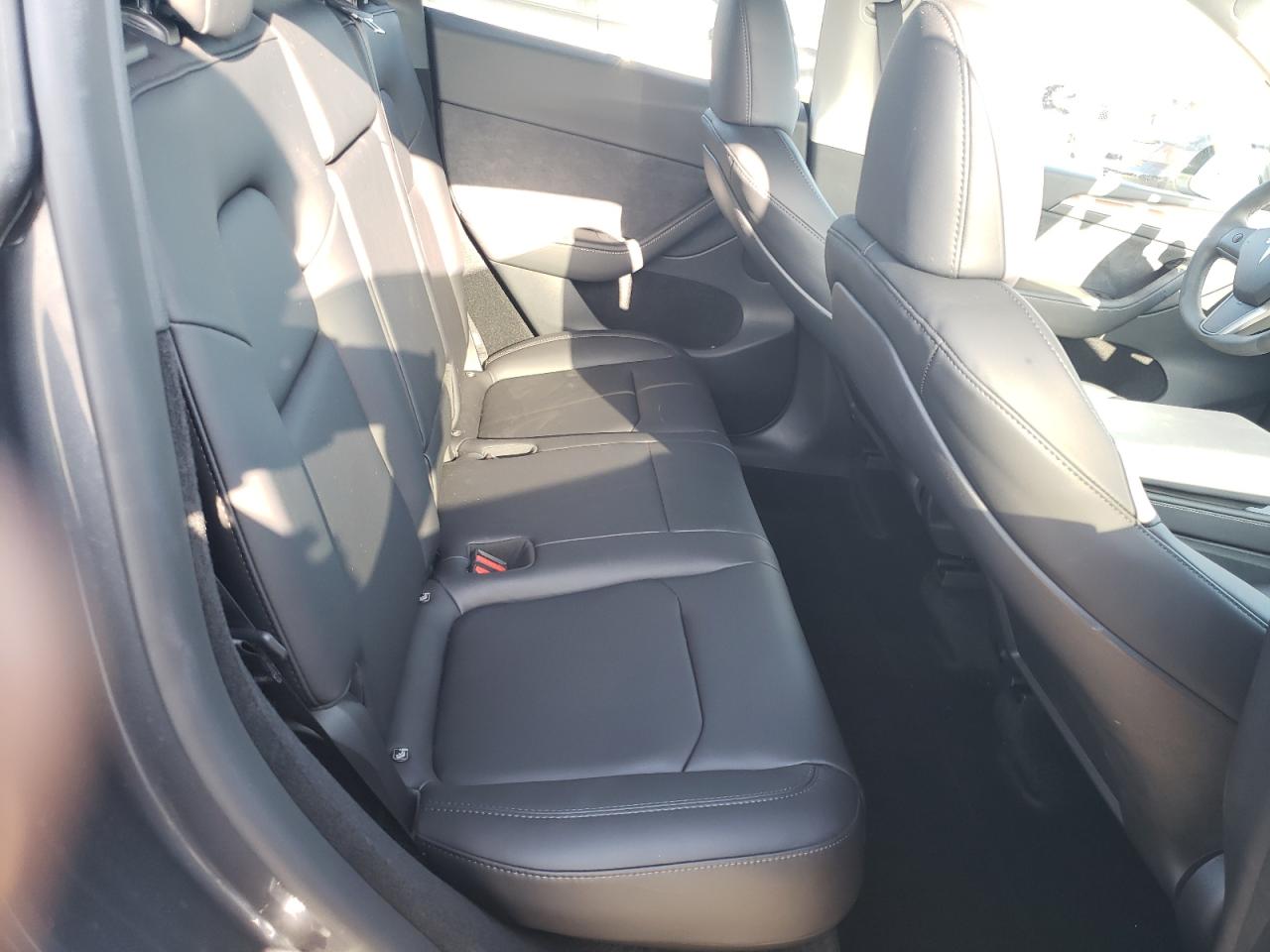 Photo 9 VIN: 7SAYGDEE5PF928010 - TESLA MODEL Y 