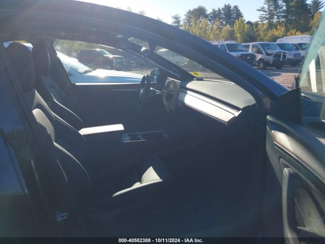 Photo 4 VIN: 7SAYGDEE5RA247944 - TESLA MODEL Y 