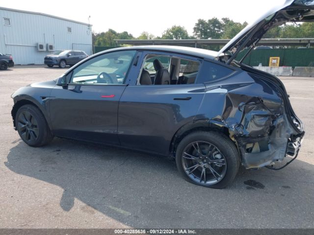 Photo 2 VIN: 7SAYGDEE5RF132229 - TESLA MODEL Y 