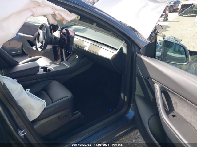 Photo 4 VIN: 7SAYGDEE6NA003715 - TESLA MODEL Y 