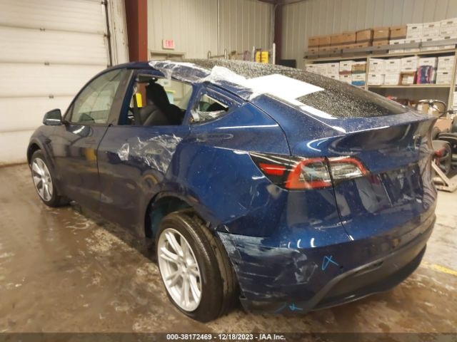 Photo 2 VIN: 7SAYGDEE6NA021180 - TESLA MODEL Y 