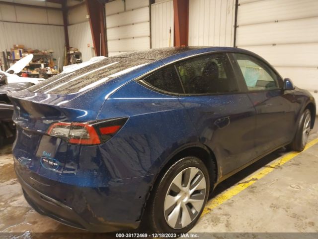 Photo 3 VIN: 7SAYGDEE6NA021180 - TESLA MODEL Y 