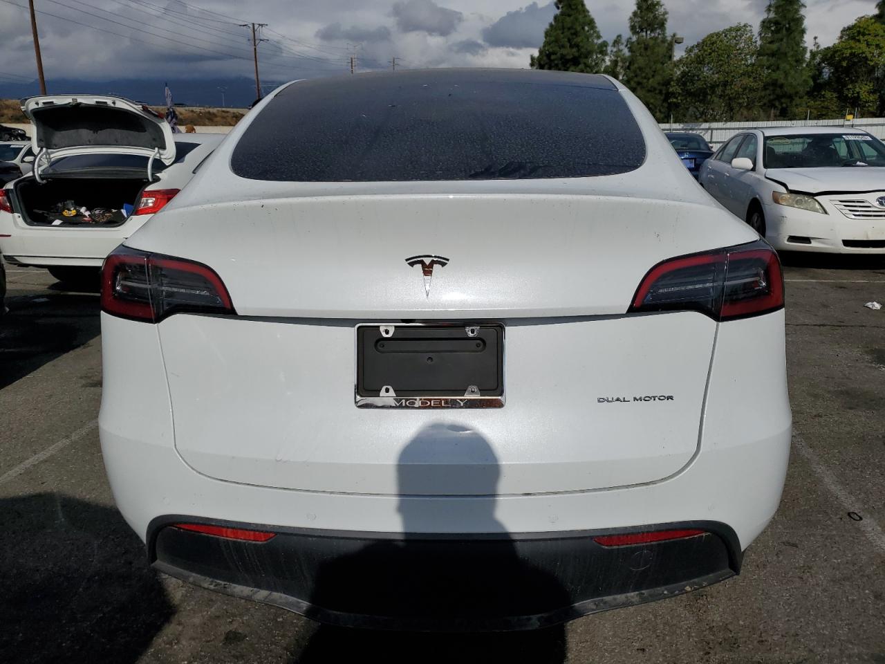 Photo 5 VIN: 7SAYGDEE6NF307193 - TESLA MODEL Y 