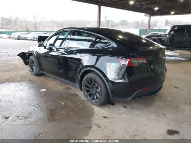 Photo 2 VIN: 7SAYGDEE6NF321756 - TESLA MODEL Y 