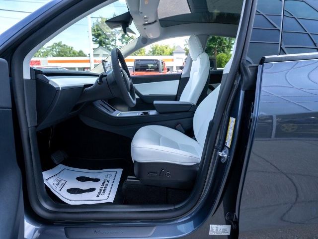 Photo 2 VIN: 7SAYGDEE6NF420979 - TESLA MODEL Y 