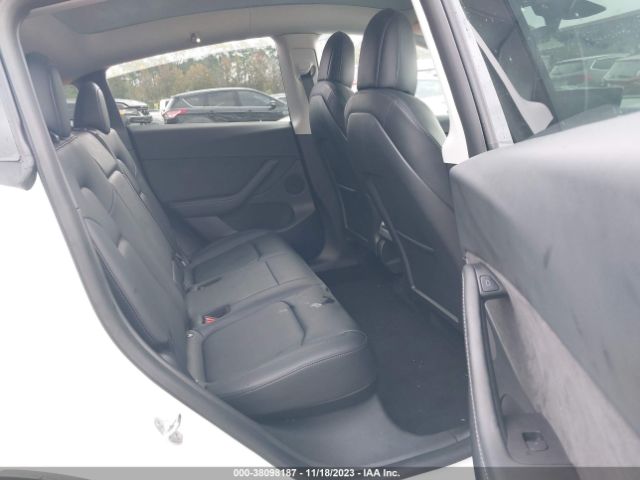 Photo 7 VIN: 7SAYGDEE6NF435515 - TESLA MODEL Y 