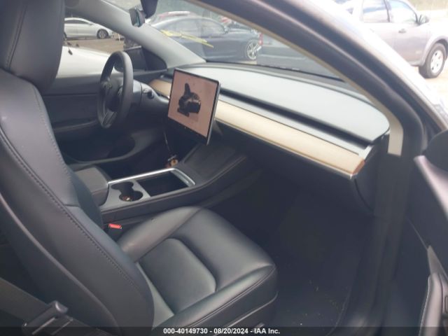 Photo 4 VIN: 7SAYGDEE6NF481409 - TESLA MODEL Y 