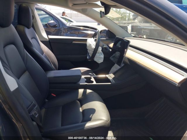 Photo 4 VIN: 7SAYGDEE6NF560062 - TESLA MODEL Y 