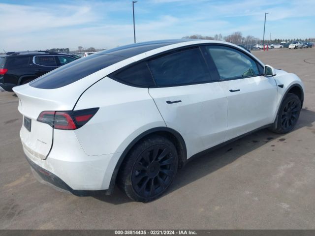 Photo 3 VIN: 7SAYGDEE6PA043070 - TESLA MODEL Y 