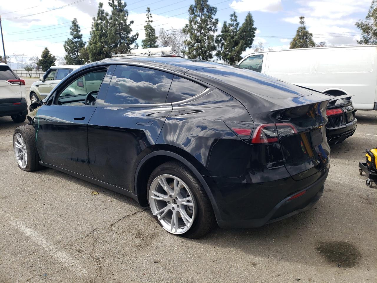 Photo 1 VIN: 7SAYGDEE6PA076909 - TESLA MODEL Y 