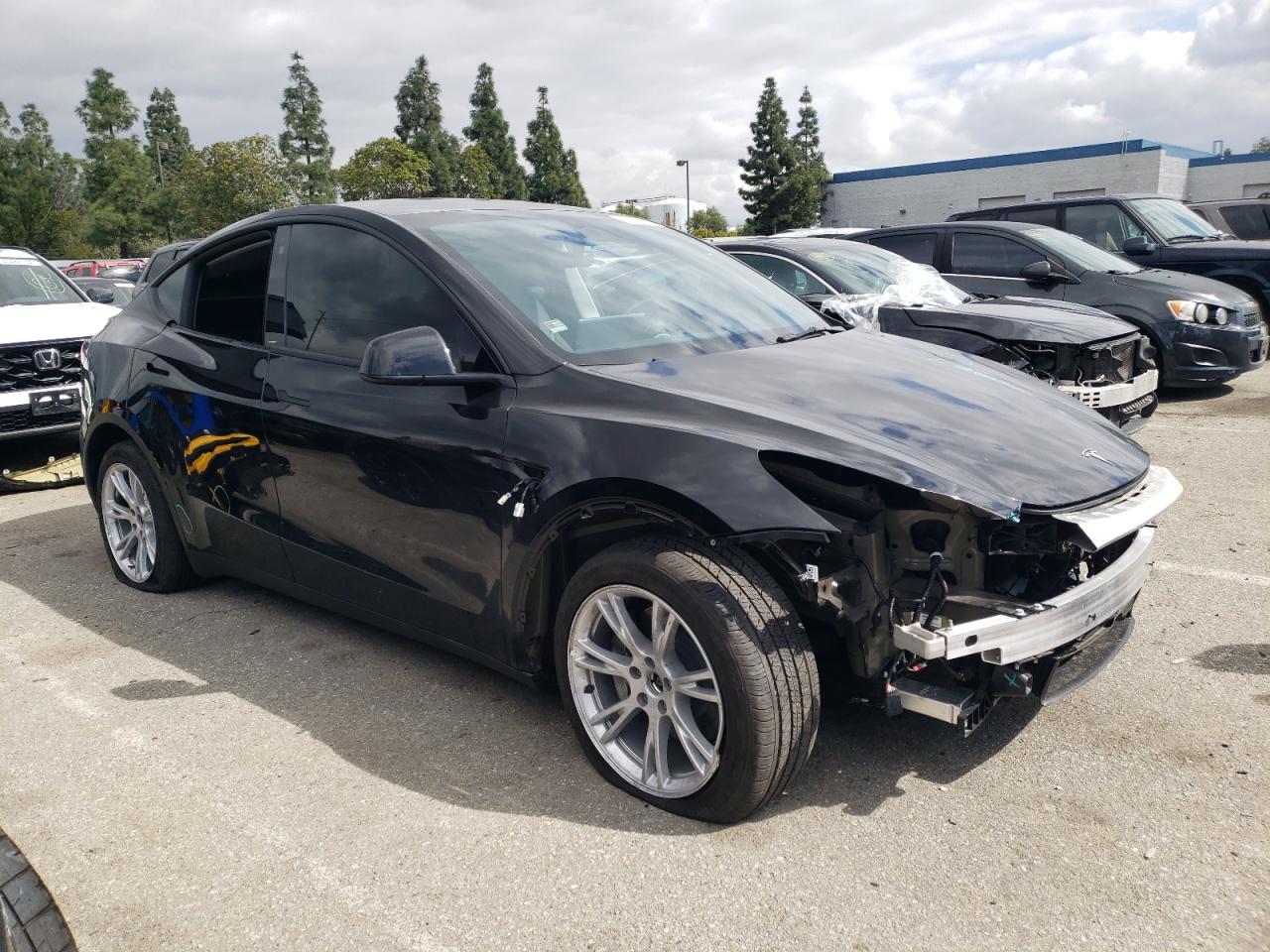 Photo 3 VIN: 7SAYGDEE6PA076909 - TESLA MODEL Y 