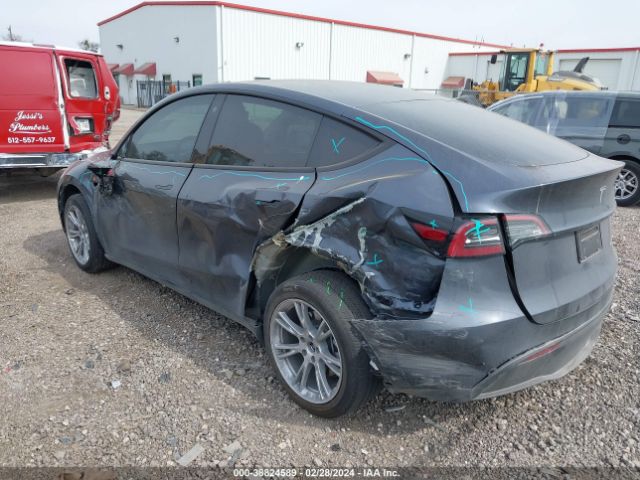 Photo 2 VIN: 7SAYGDEE6PA079955 - TESLA MODEL Y 