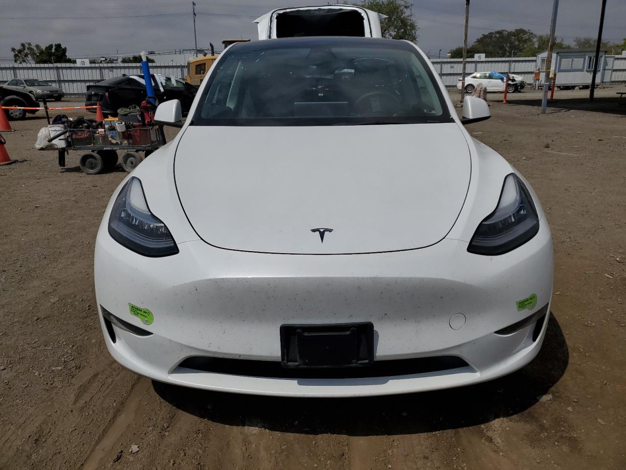 Photo 4 VIN: 7SAYGDEE6PA086369 - TESLA MODEL Y 