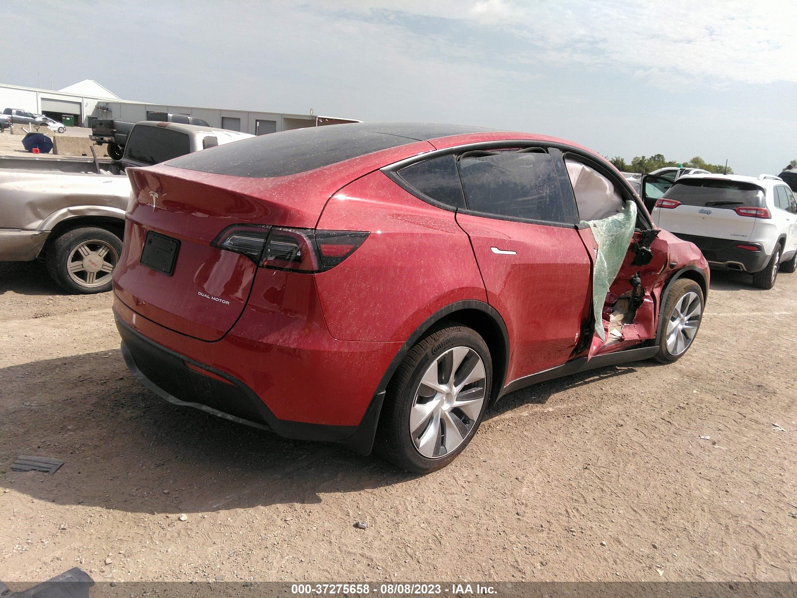 Photo 3 VIN: 7SAYGDEE6PA090518 - TESLA MODEL Y 