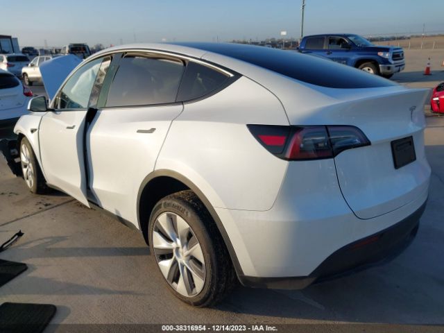 Photo 2 VIN: 7SAYGDEE6PA148515 - TESLA MODEL Y 