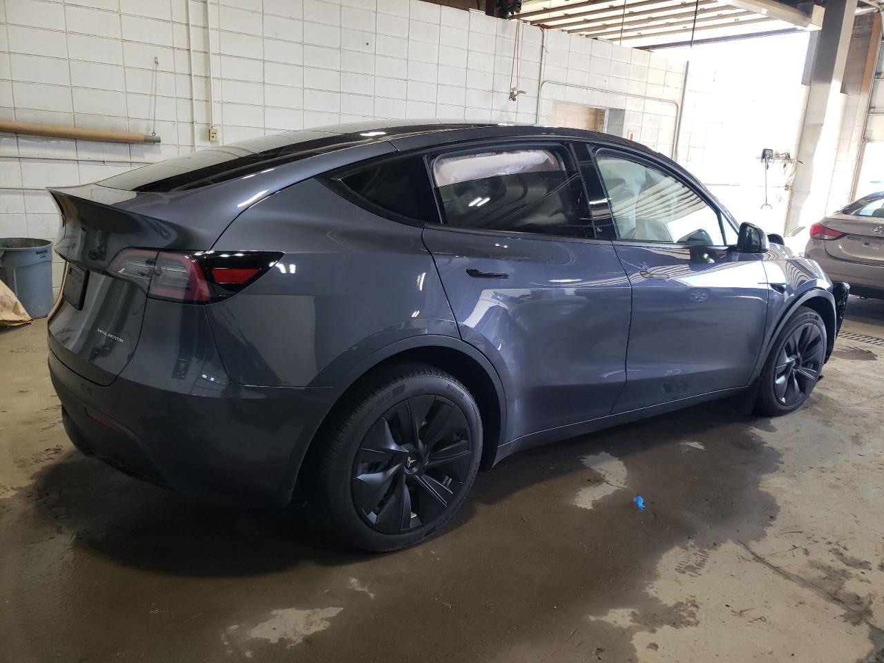 Photo 2 VIN: 7SAYGDEE6PA188545 - TESLA MODEL Y 