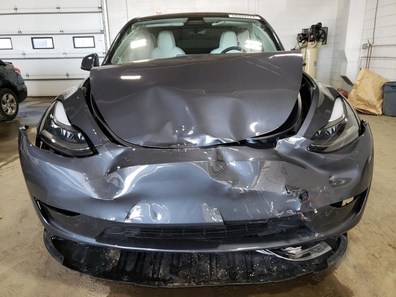 Photo 4 VIN: 7SAYGDEE6PA188545 - TESLA MODEL Y 