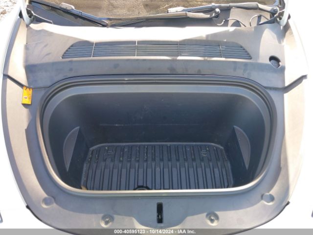 Photo 9 VIN: 7SAYGDEE6PF588608 - TESLA MODEL Y 