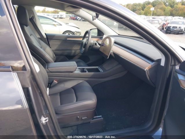 Photo 4 VIN: 7SAYGDEE6PF598653 - TESLA MODEL Y 