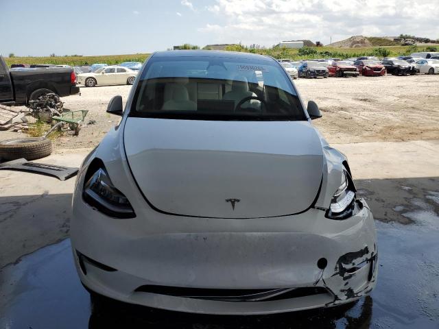 Photo 4 VIN: 7SAYGDEE6PF611904 - TESLA MODEL Y 