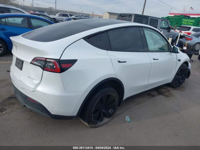 Photo 3 VIN: 7SAYGDEE6PF612311 - TESLA MODEL Y 