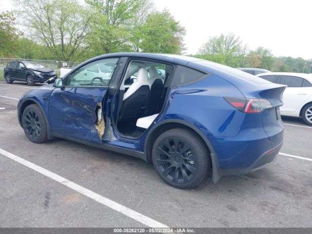 Photo 2 VIN: 7SAYGDEE6PF790543 - TESLA MODEL Y 