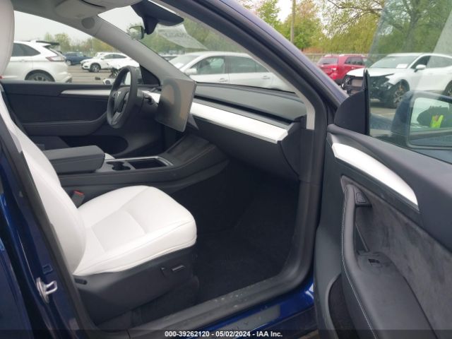 Photo 4 VIN: 7SAYGDEE6PF790543 - TESLA MODEL Y 