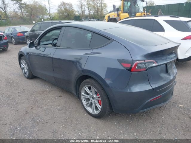 Photo 2 VIN: 7SAYGDEE6PF810029 - TESLA MODEL Y 