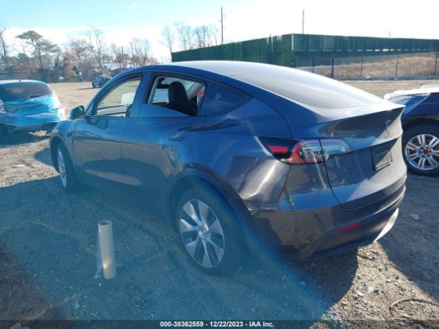 Photo 2 VIN: 7SAYGDEE6PF874233 - TESLA MODEL Y 