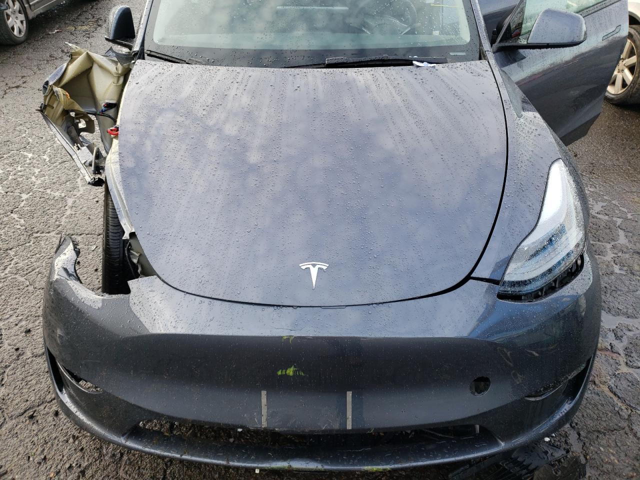 Photo 11 VIN: 7SAYGDEE6PF886446 - TESLA MODEL Y 