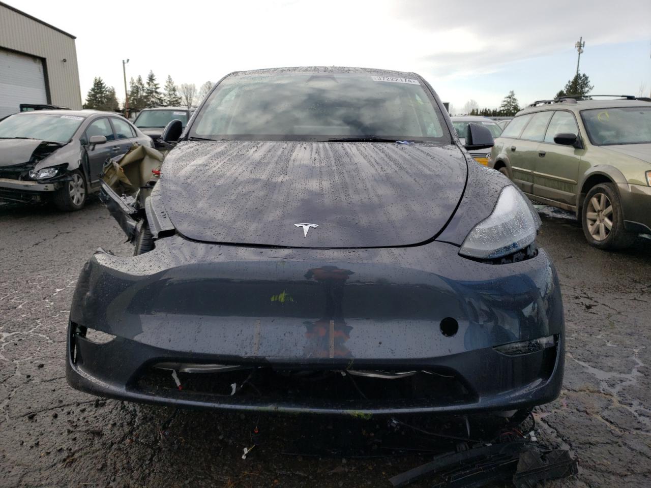 Photo 4 VIN: 7SAYGDEE6PF886446 - TESLA MODEL Y 