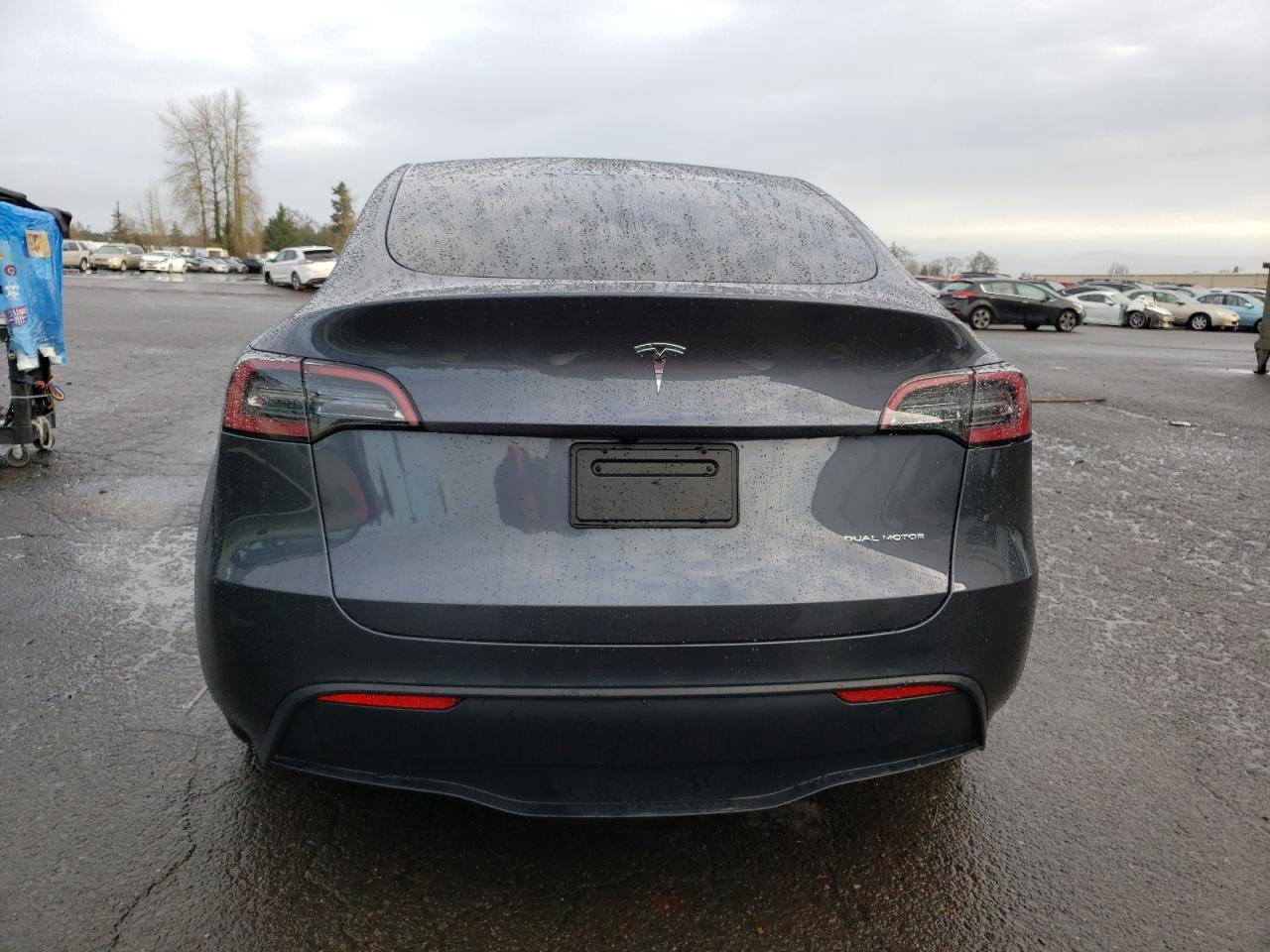 Photo 5 VIN: 7SAYGDEE6PF886446 - TESLA MODEL Y 