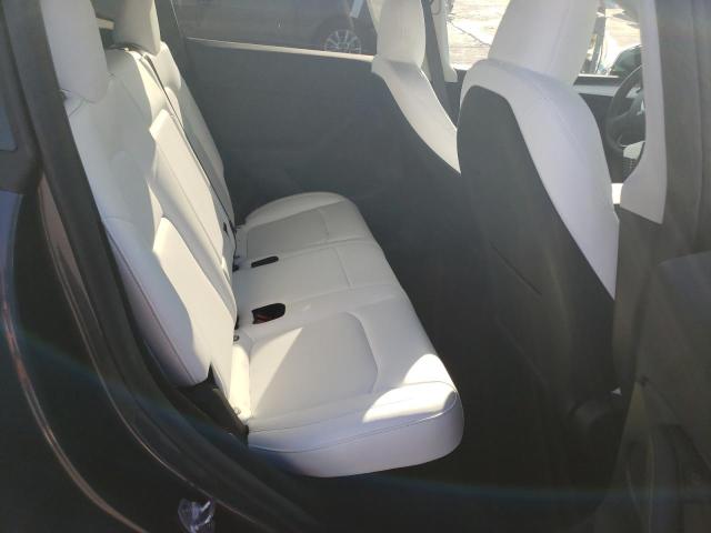 Photo 10 VIN: 7SAYGDEE6PF889833 - TESLA MODEL Y 