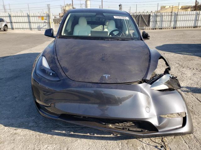 Photo 4 VIN: 7SAYGDEE6PF889833 - TESLA MODEL Y 