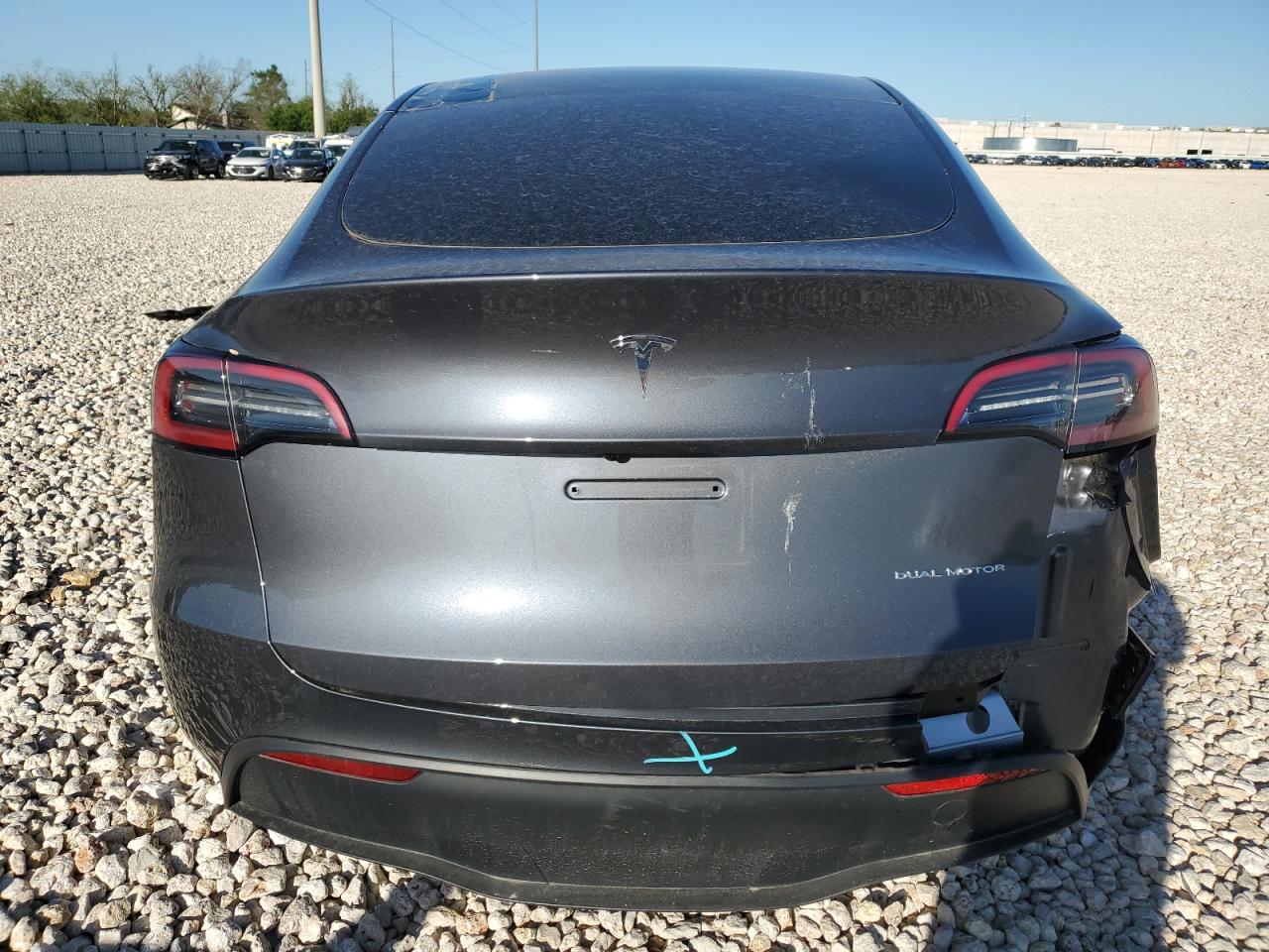 Photo 5 VIN: 7SAYGDEE6PF895714 - TESLA MODEL Y 