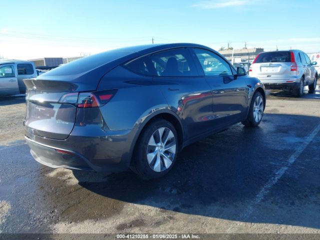 Photo 3 VIN: 7SAYGDEE6PF979984 - TESLA MODEL Y 