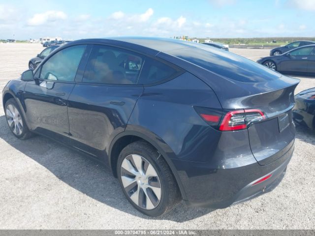 Photo 2 VIN: 7SAYGDEE6RA239531 - TESLA MODEL Y 