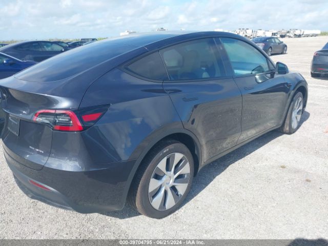 Photo 3 VIN: 7SAYGDEE6RA239531 - TESLA MODEL Y 