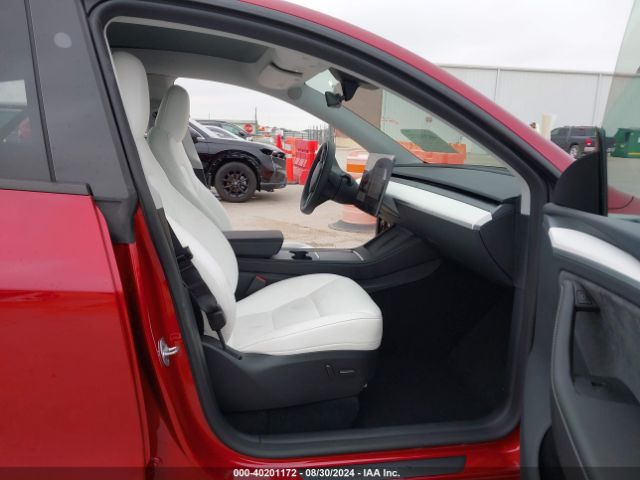 Photo 4 VIN: 7SAYGDEE6RA260377 - TESLA MODEL Y 