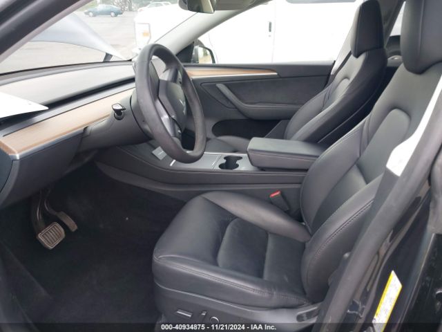 Photo 4 VIN: 7SAYGDEE6RF025657 - TESLA MODEL Y 